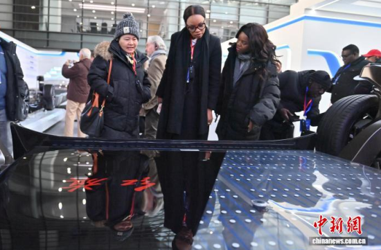 12��16���������L(zh��ng)��������F(tu��n)�ɆT���Ї�(gu��)һ�����^�������� �z